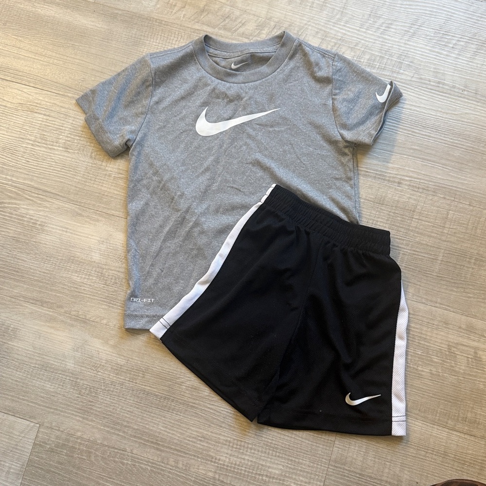 EUC Boys Nike Set 4T